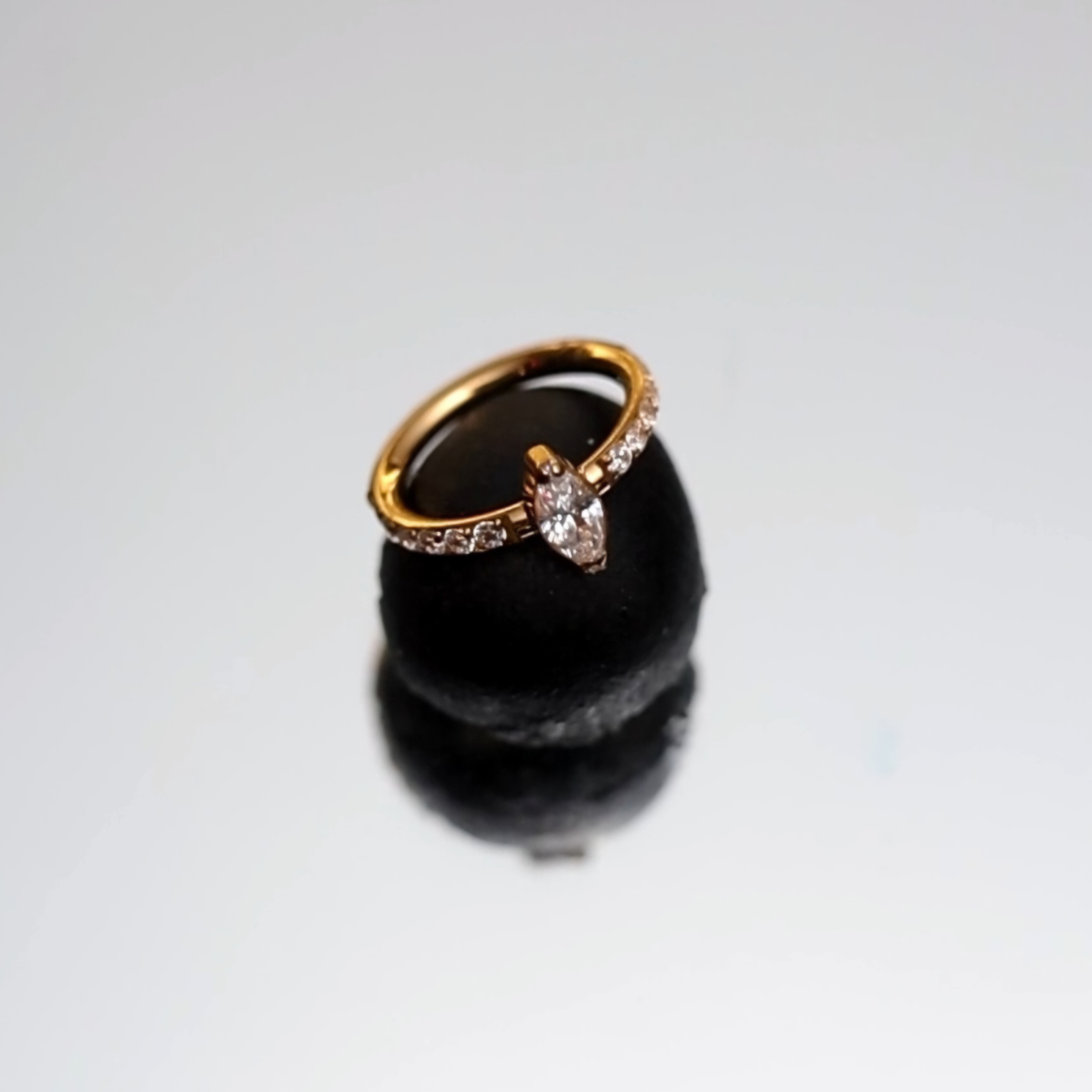 Anneau avec strass et griffe – Image 3