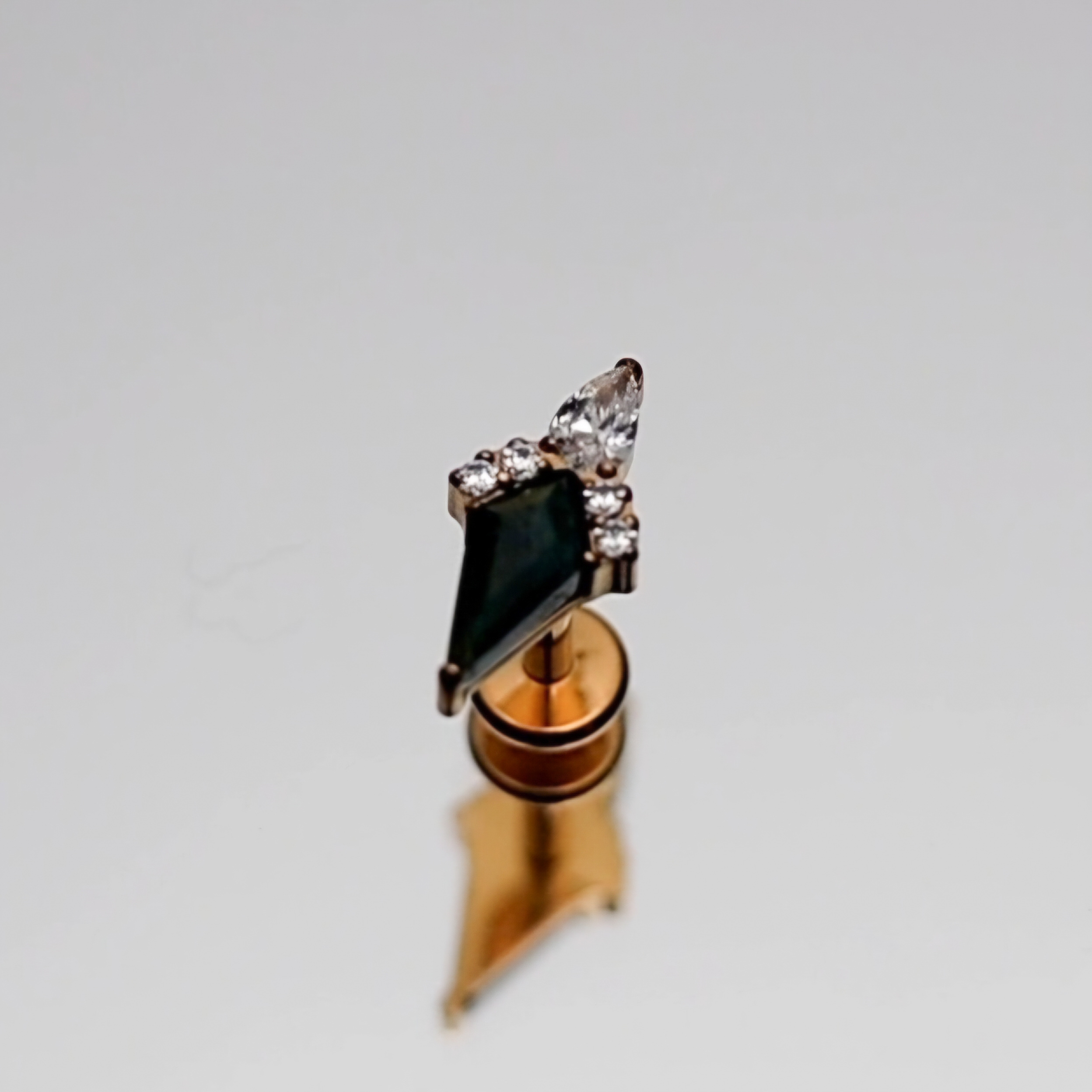 Piercing agathe verte