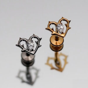 Piercing coeur barbelé et strass