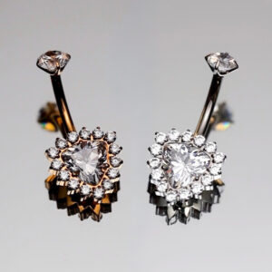 Piercing nombril coeur et strass
